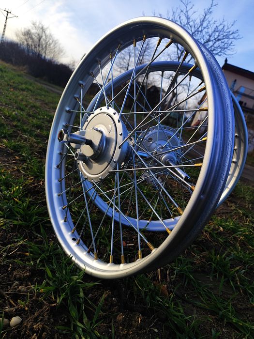 Zaplatanie, centrowanie, renowacja kół motocyklowych