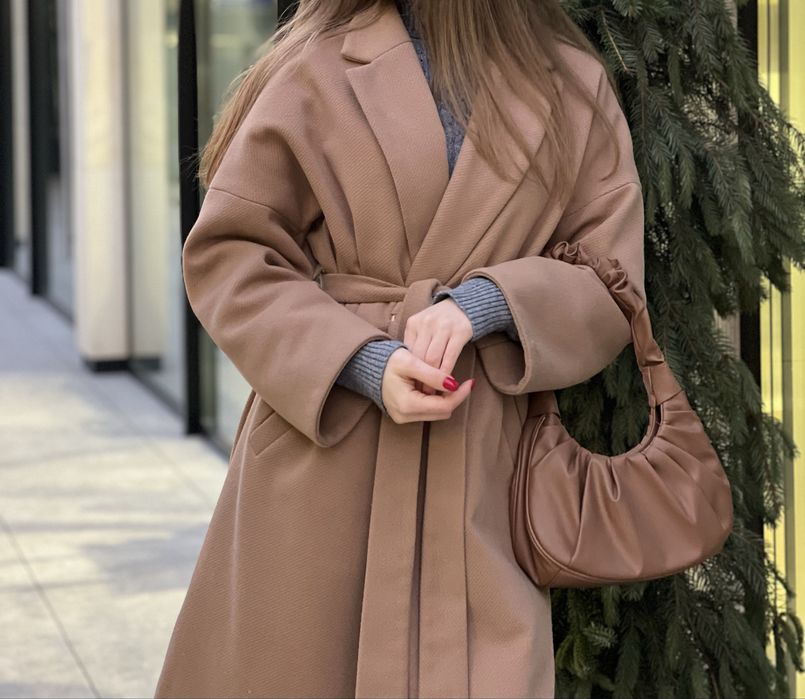 Бежеве кашемірове пальто