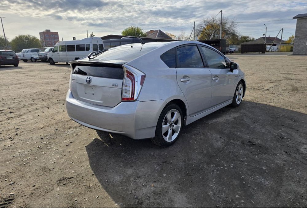 Здам в оренду авто для роботи в таксі. Toyota Prius