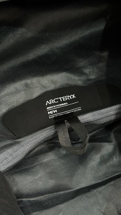 Arc’teryx Beta LT — топова Gore-Tex вітровка для міста й гір