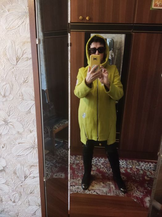 Пальто кашемировые демисезонное с капюшоном на змейке