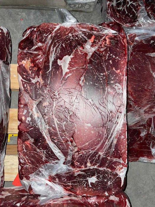 Продаємо блочне яловиче м'ясо вищого, першого, другого гатунку.