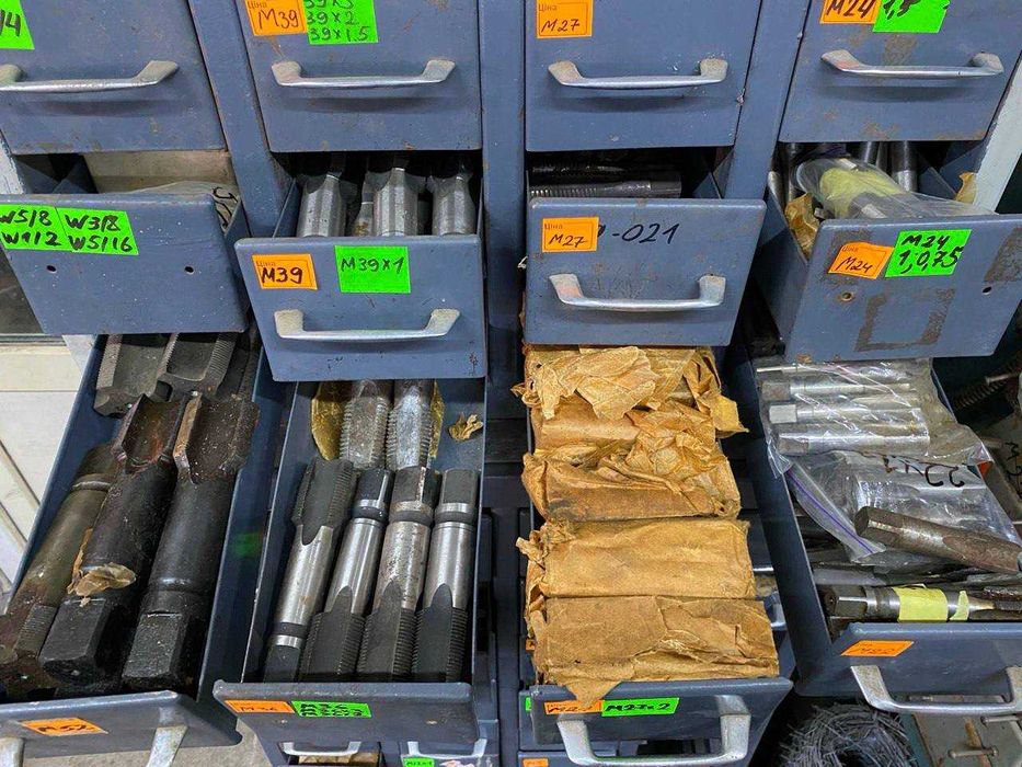 Мітчики Метчики нові зі зберігання СССР дюймові метричні трубні