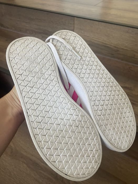 Кеди для дівчинки adidas