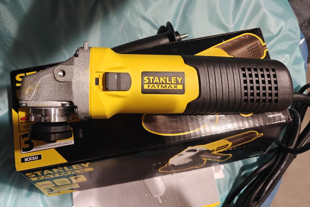 Szlifierka kątowa Stanley Fatmax