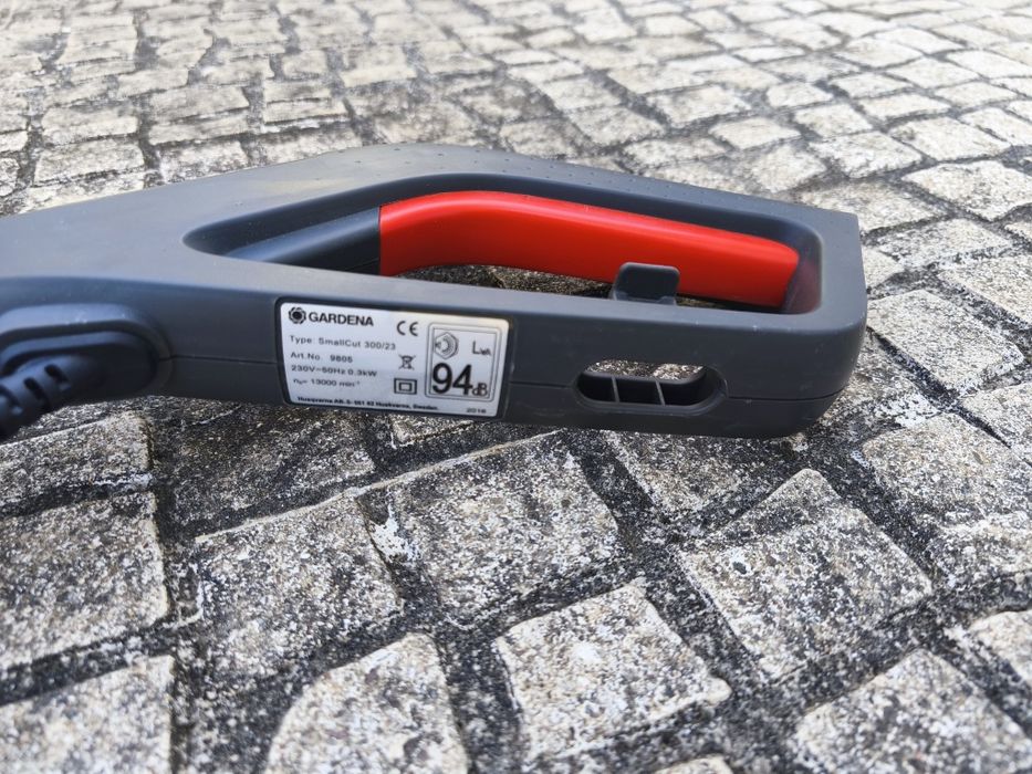 Aparador de relva elétrico Gardena