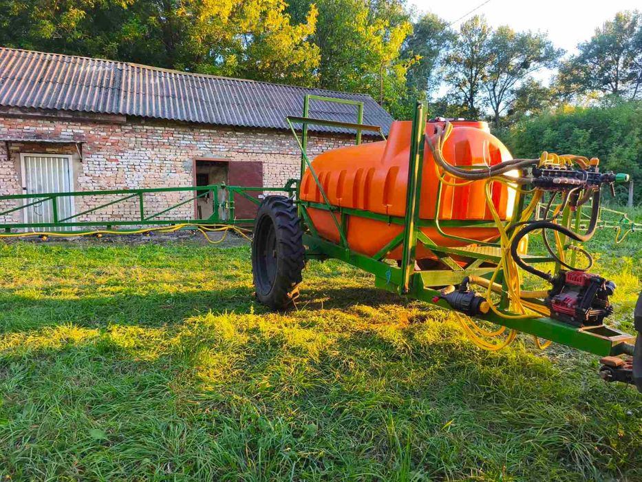 Оприскувас причіпний