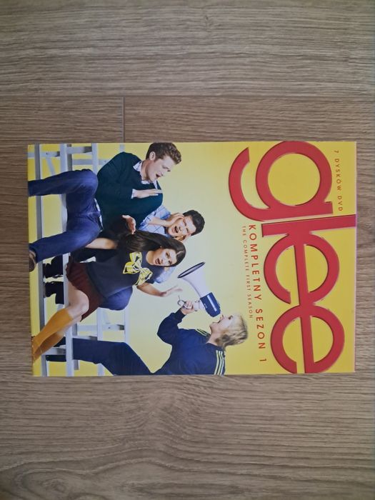 Glee Sezon 1  [7DVD]