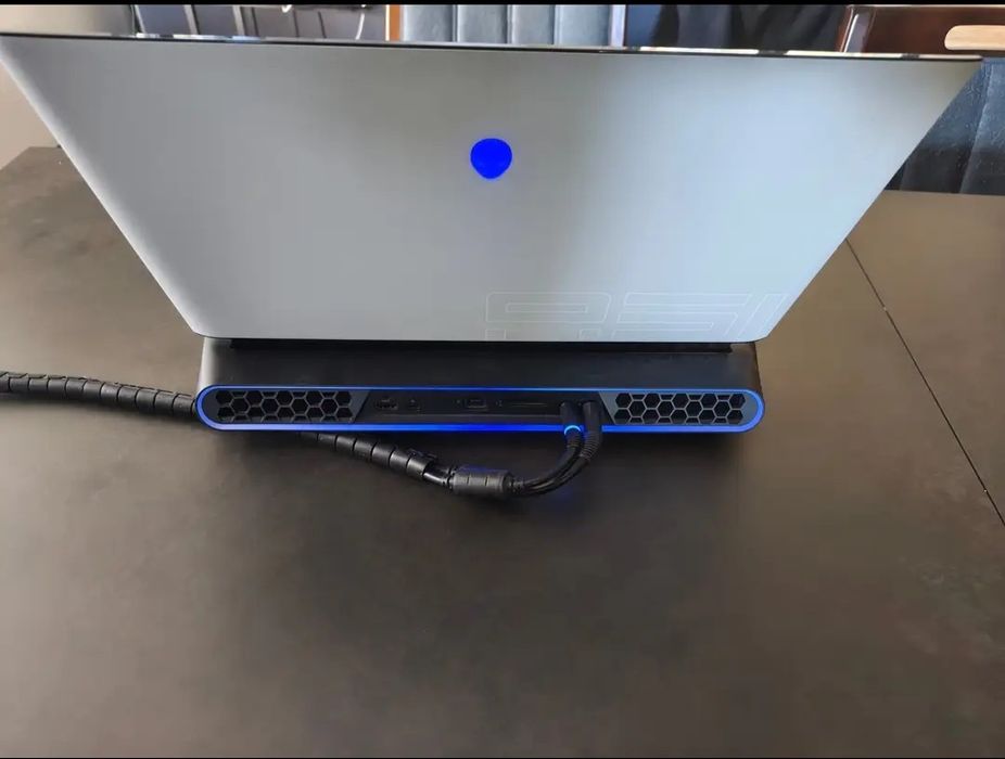 DELL Alienware Area -51m R2