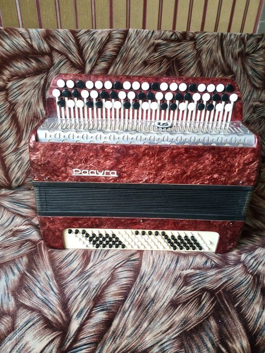 Продам два Тульских і баян Радуга