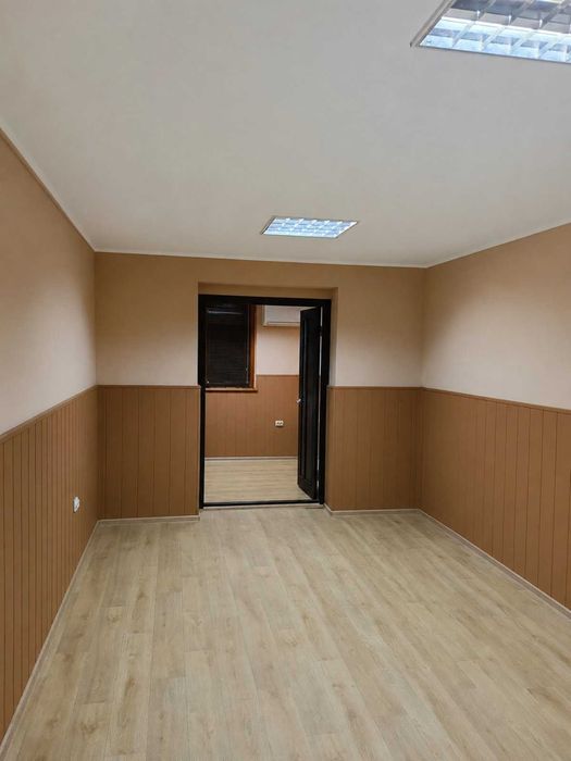 Продам приміщення 106 м.кв.на м-рні Таврійський.