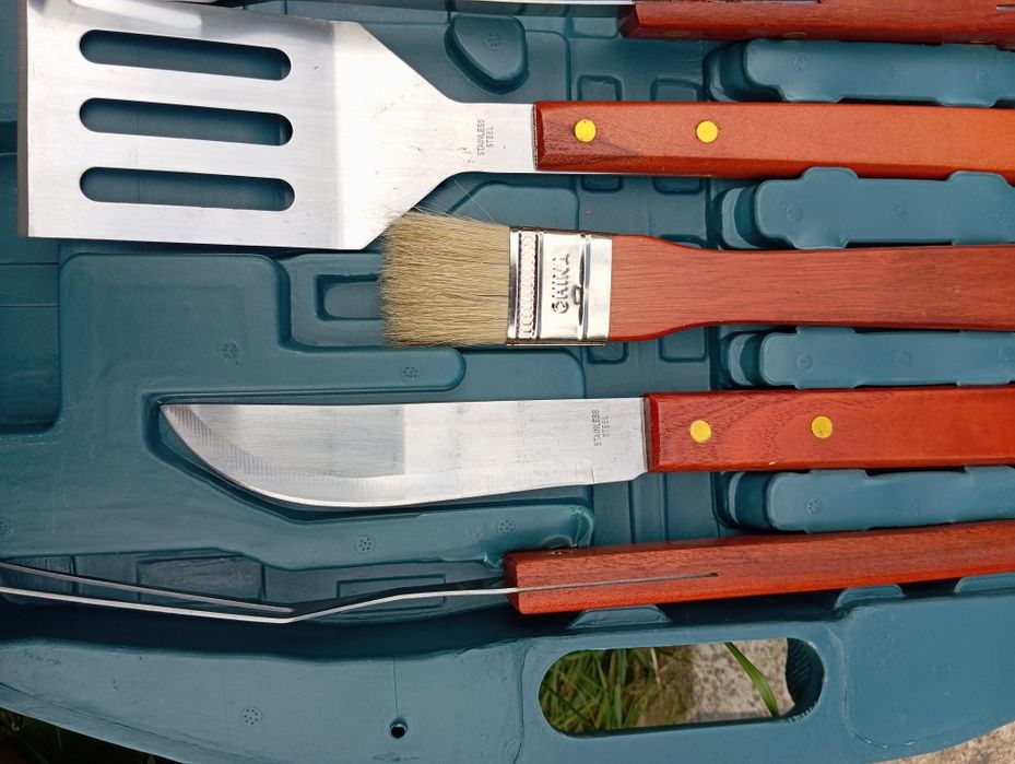 Zestaw do grillowania w walizce