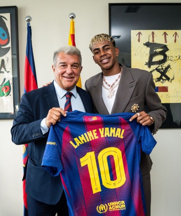 Lamine Yamal Camisola UCL versao de jogador.