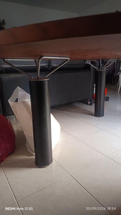 Vendo mesa com 2.de comp.e 1.10 de largura