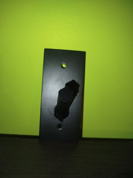 Metalowy wieszak ścienny – spawany, bardzo solidny (garaż / moto / war