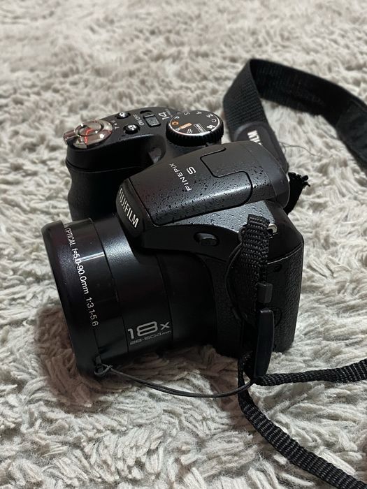 Aparat Fujifilm finepix S1800