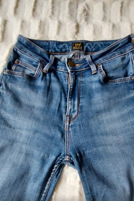 Jeansy Lee Scarlett High  | Wysoki Stan   | Przetarcie na kolanie | Rozmiar 25/XS