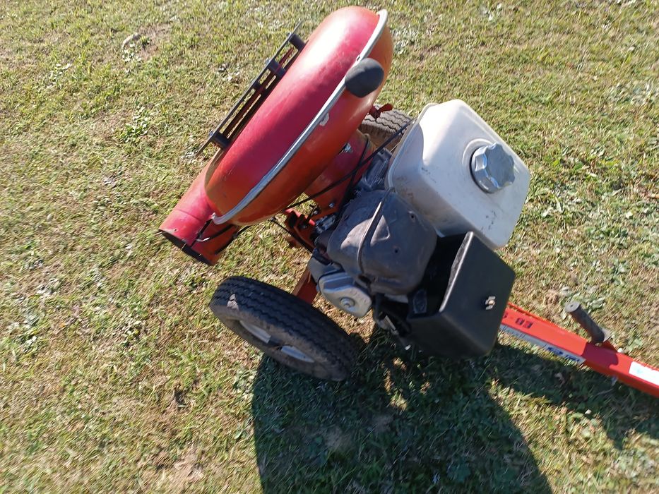 Dmuchawa spalinowa do liści trawy drogowa odkurzacz honda 13km