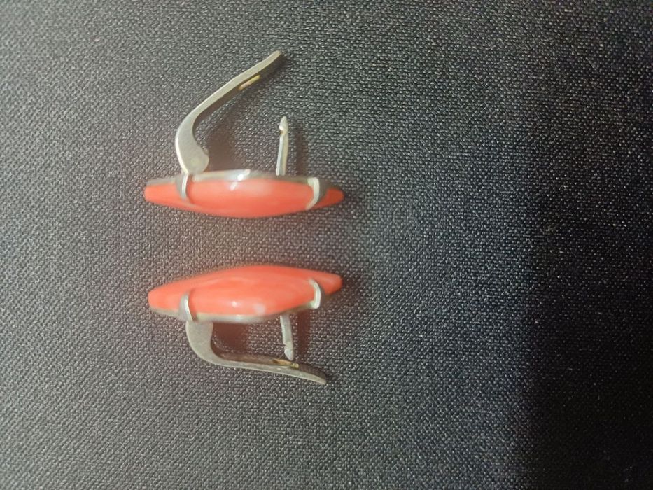 Серёжки з великим коралом