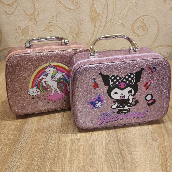 Набір дитячої косметики в чемодані для дівчаток