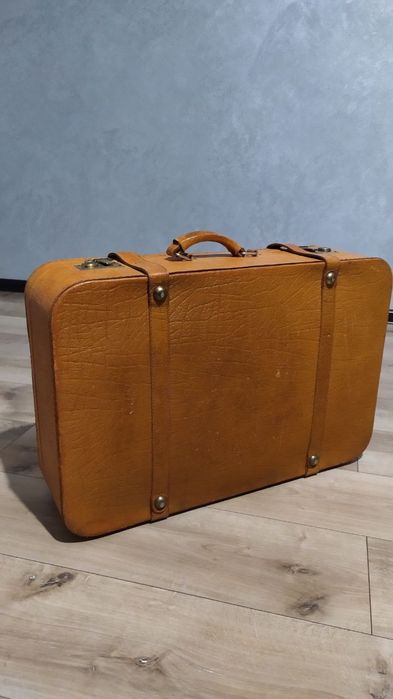 Чемодан кожаный рыжий