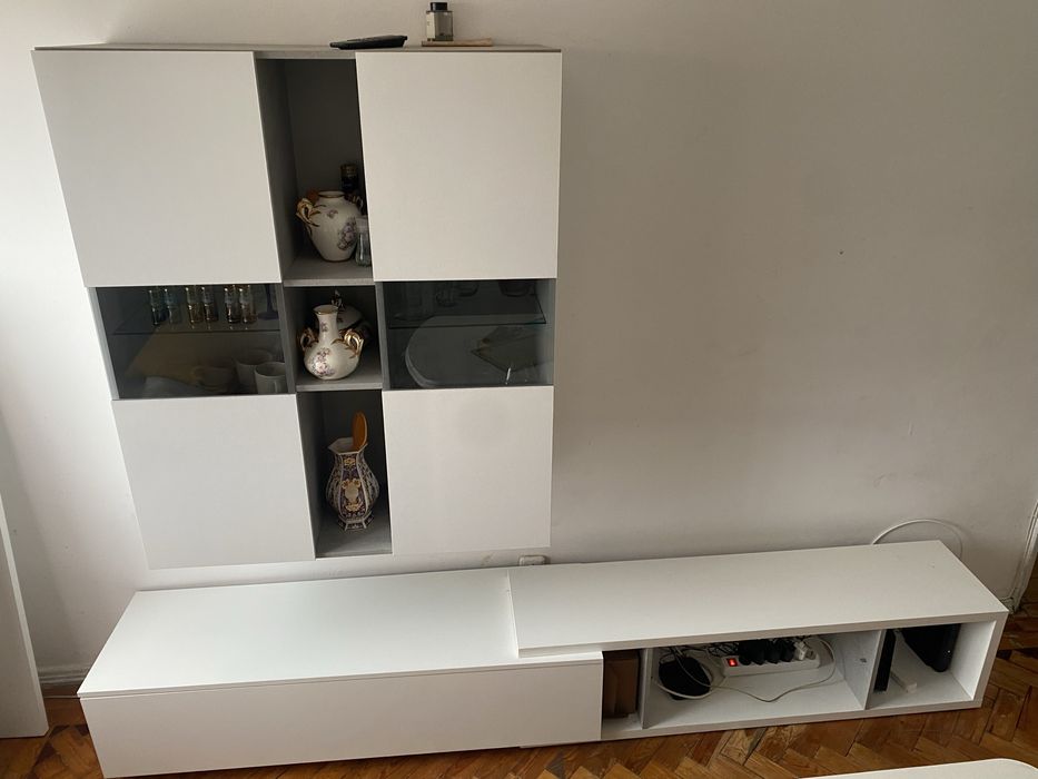 Vitrine/ estante em otimo estdo