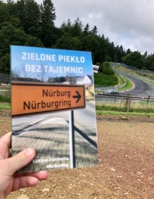 Książka o torze Nurburgring  "Zielone Piekło bez tajemnic " 2024
