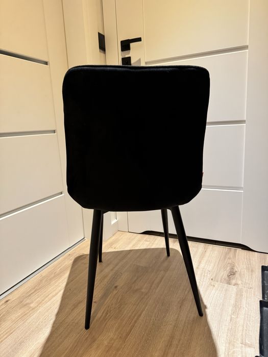 Krzesła welurowe  (2 sztuki)