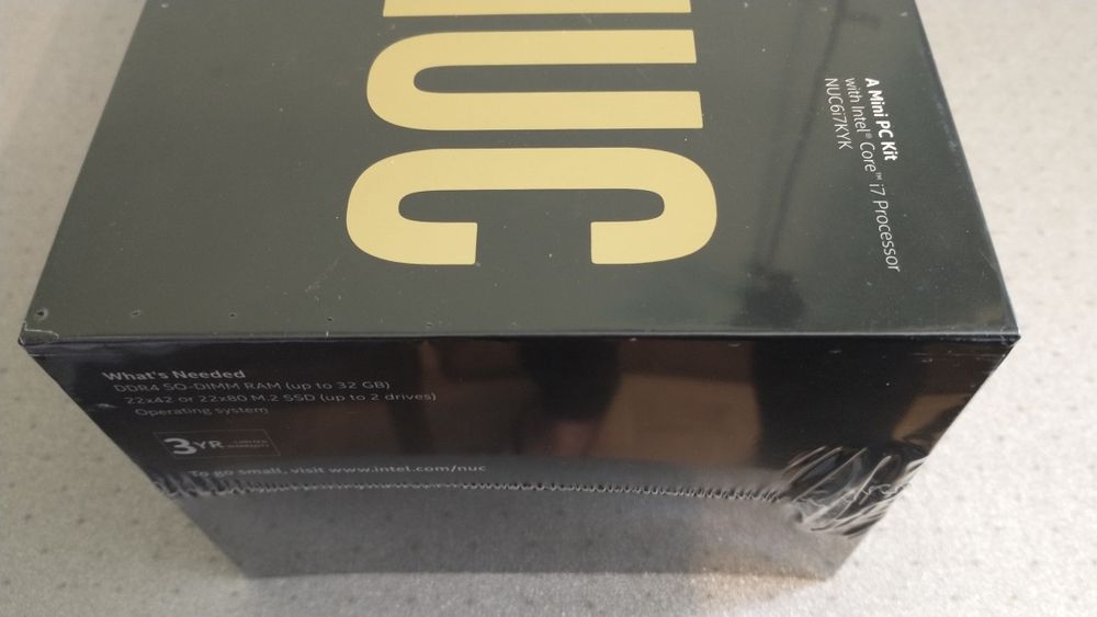 Intel NUC Skull Canyon