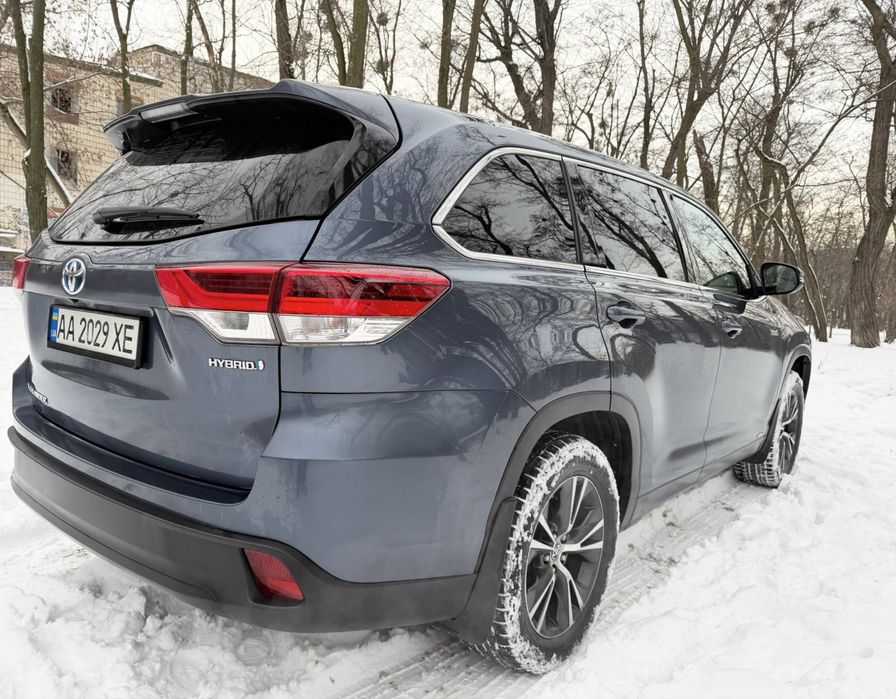 Toyota Highlander Hybrid 2018 року