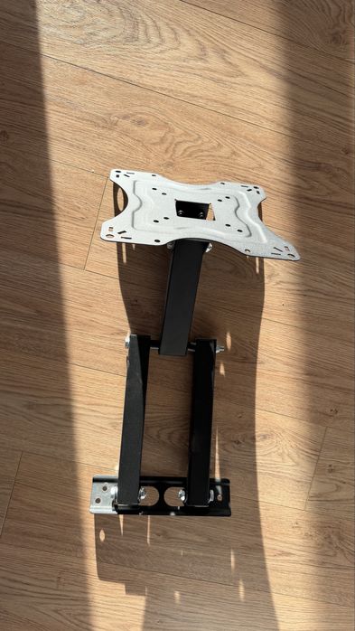 Кронштейн для телевізора, універсальний