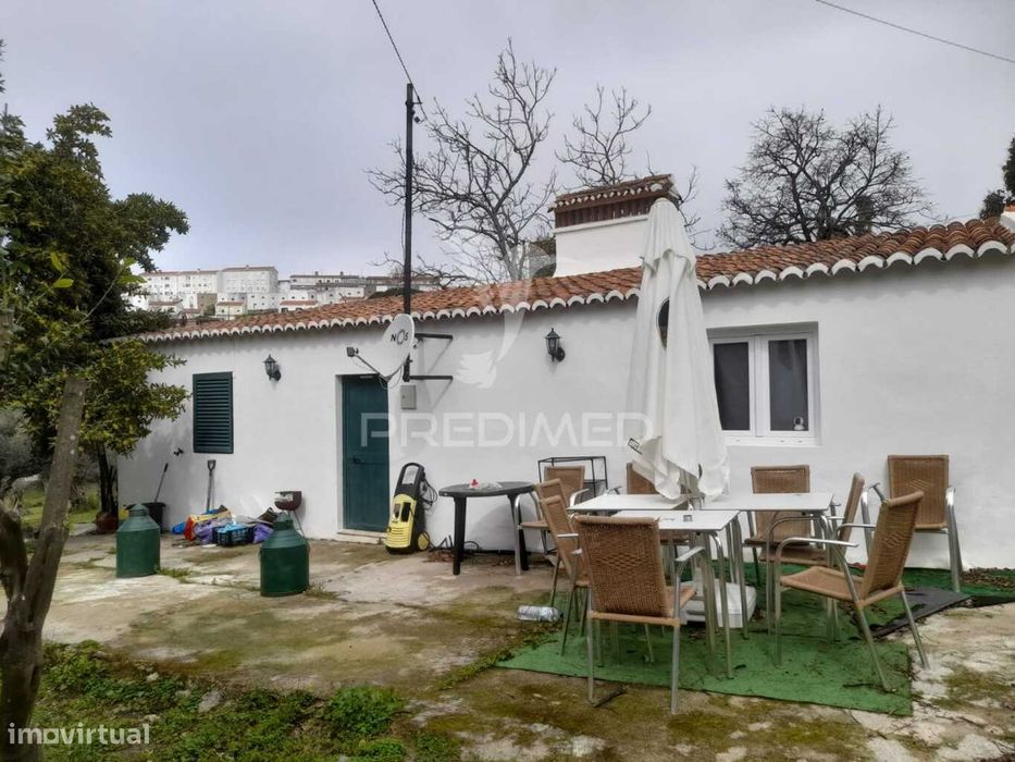 Quinta T1 Pronto Habitar, com Anexo T3 – Para Remodelação