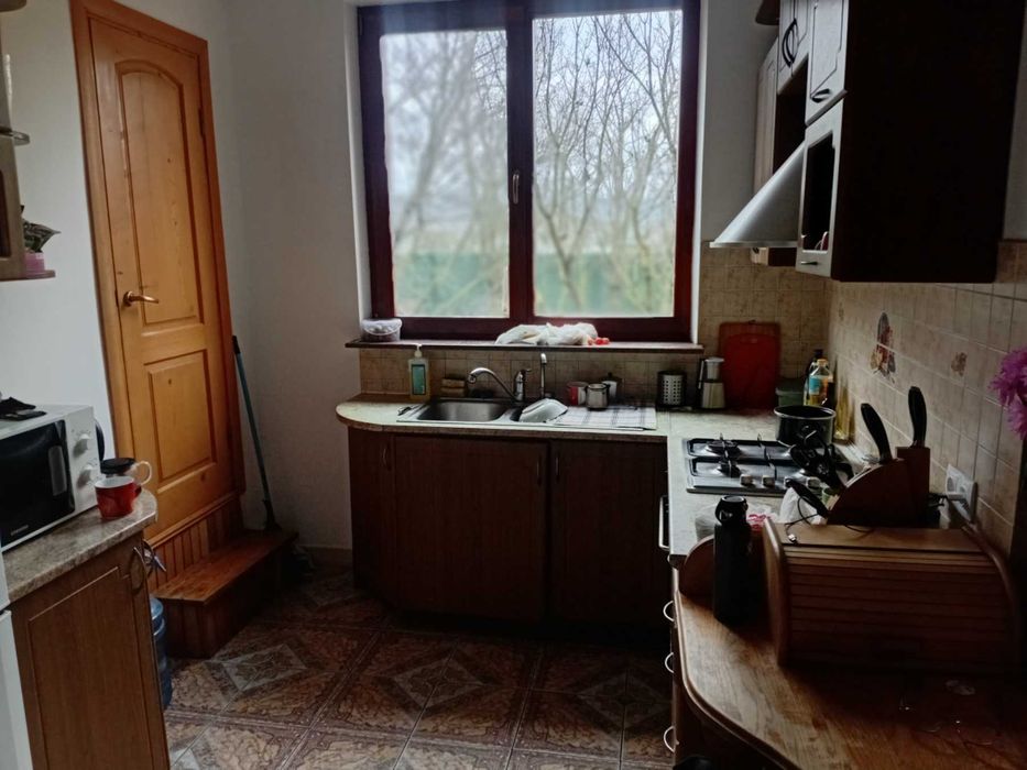 Здам будинок 290м.кв. в Чернівцях в районі Ленківців