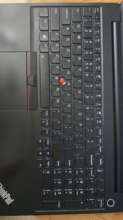 Lenovo Thinkpad E15 240GB ssd 16GB RAM