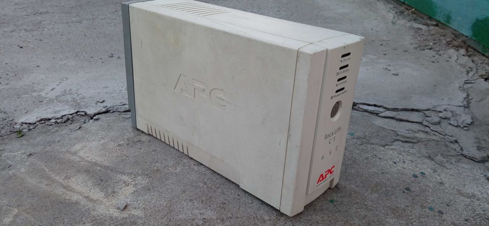 Джерело безперебійного живлення (UPS) APC Back-UPS CS 650 (BK650EI)