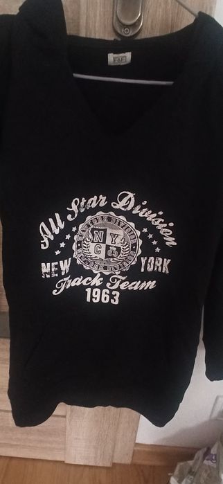 Czarna damska bluza z kapturem w rozmiarze XS/S marki F&F