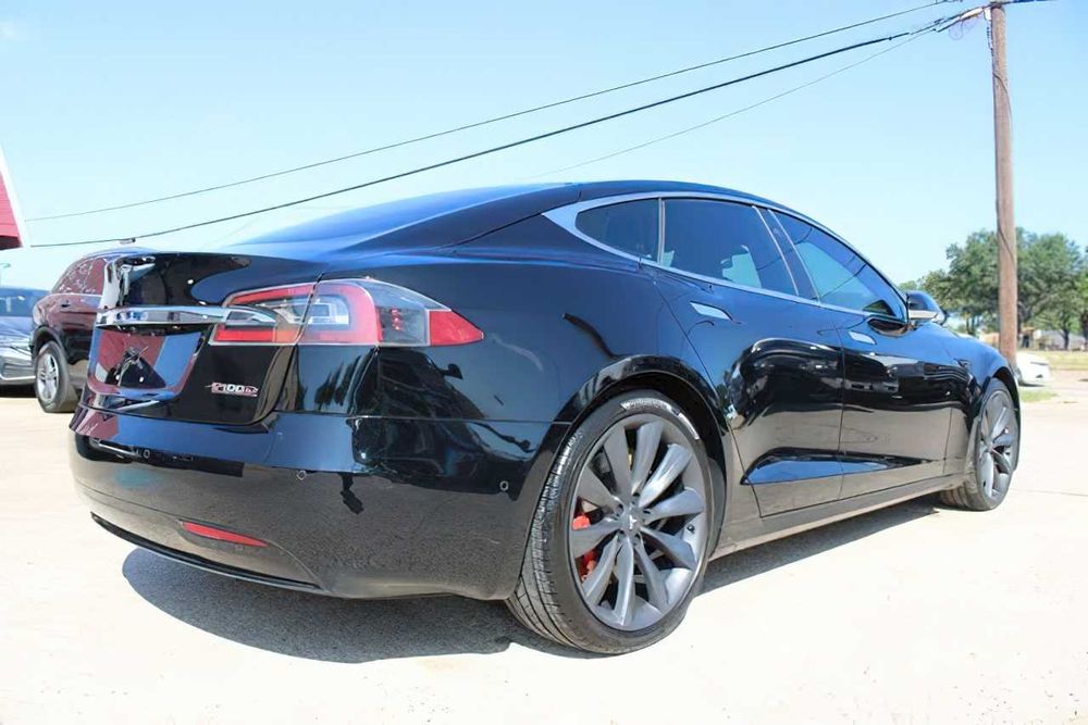 Tesla Model S P100D      2017
