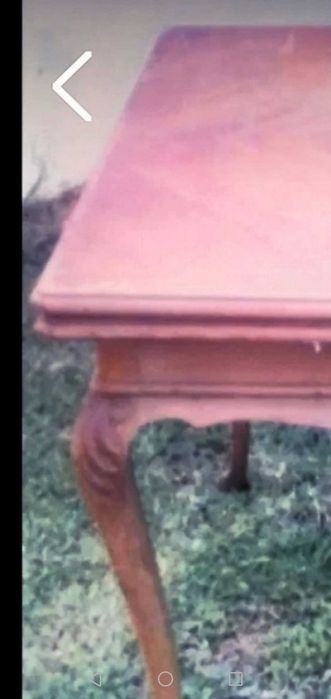 Mesa extencivel antiga