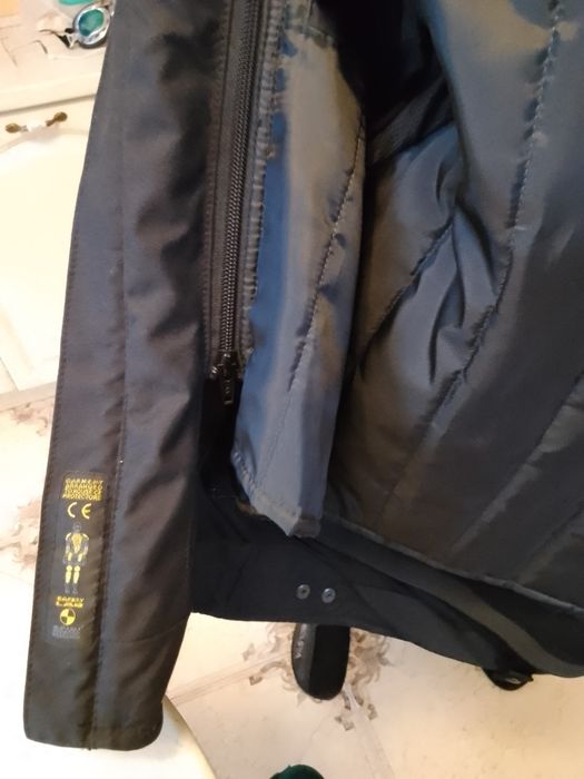 Продам мото куртку