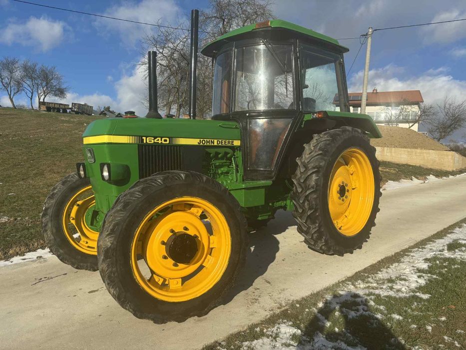 Ciągnik rolniczy John Deere 1640
