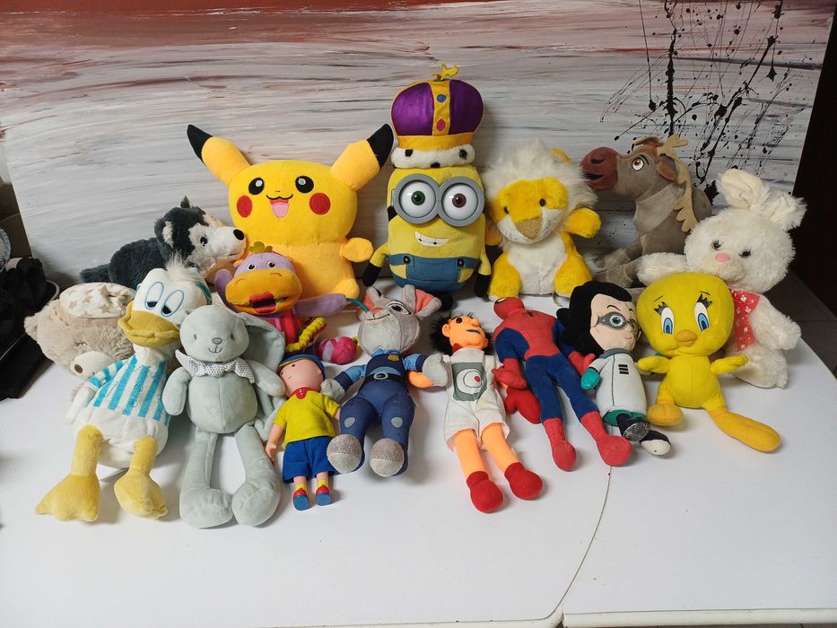 Peluches vários 16 unidades