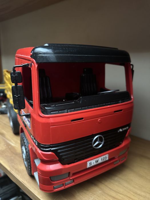 Camião miniatura da Bruder escala 1:16
