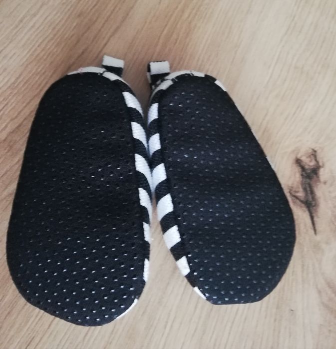 Niechodki-buciki w rozm. 18 (11cm)