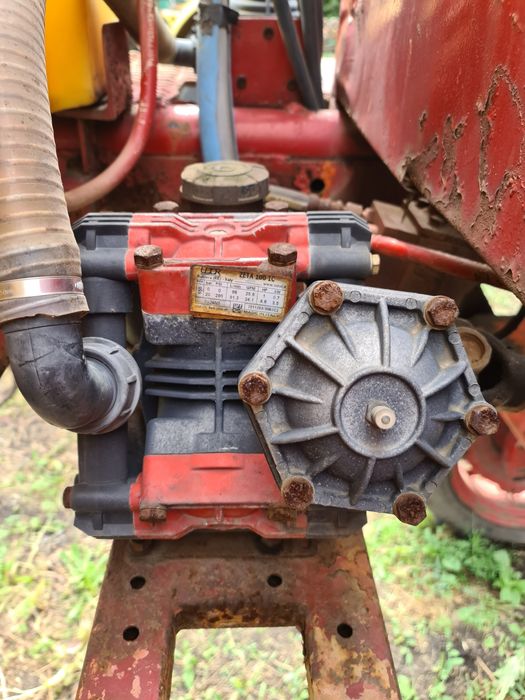 Оприскувач самохідний Т 16