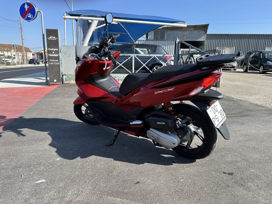 Honda pcx 125 c/extras bem estimada