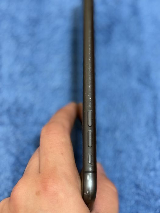 Продается недорого на iPhone 11