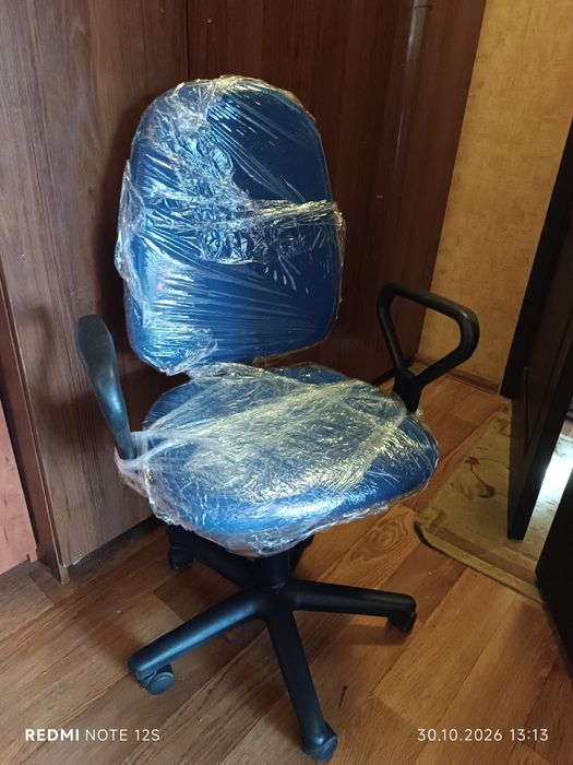продам стулья офисные