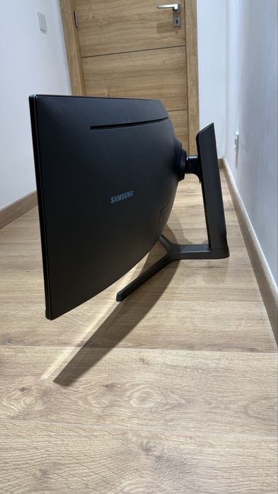 Monitor Samsung CRG9 49” Curvo QLED Dual QHD 120Hz