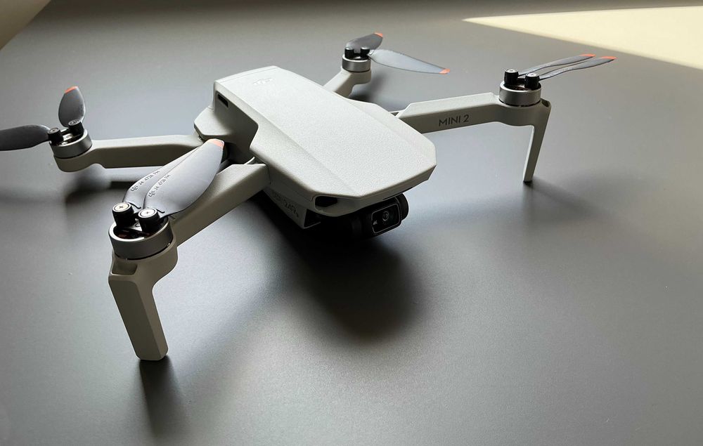 Drone DJI Mini 2 (4K) + Cartão 128GB — Como novo