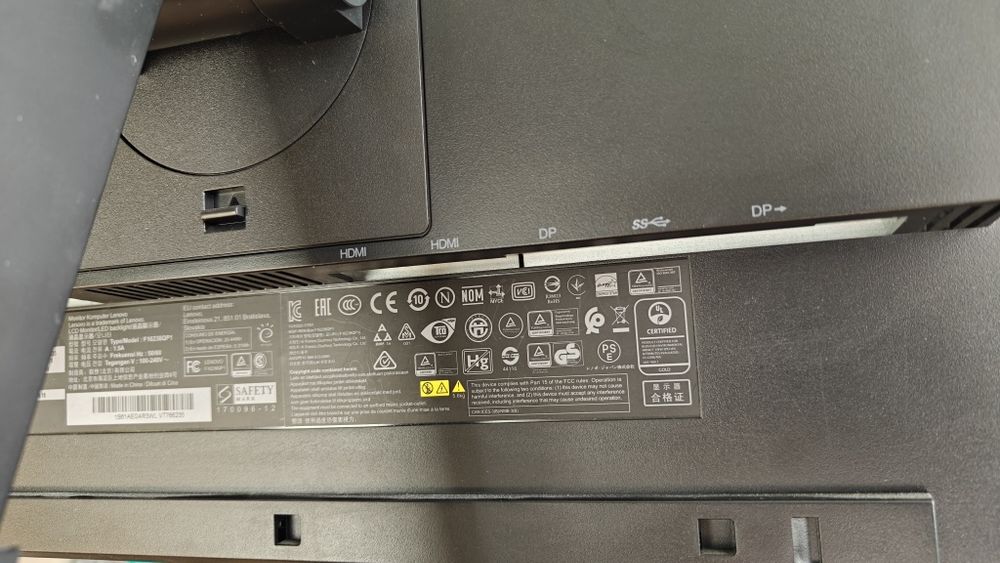 Monitor Lenovo 1440p